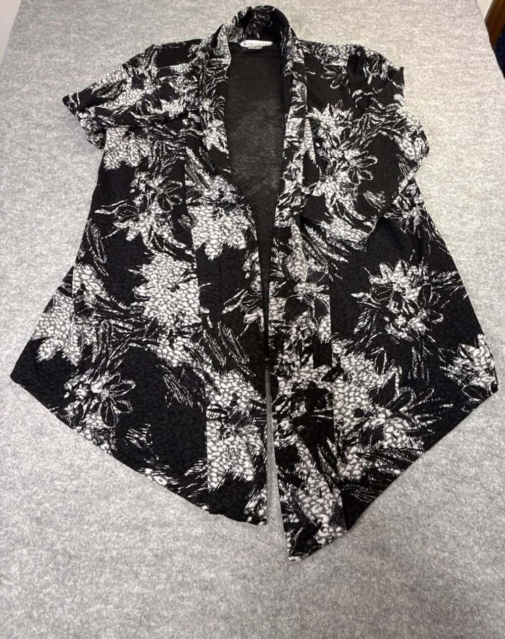 Peter Nygård Cardigan Size S Black White Floral Open Front Topper